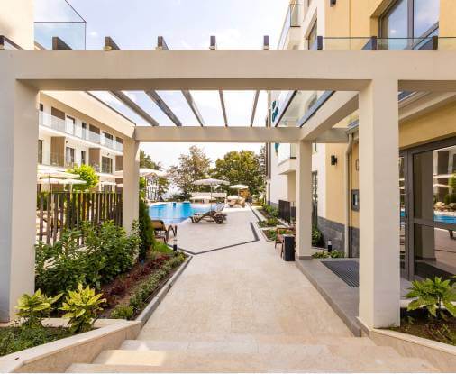 Unparalleled Comfort & Coastal Charm